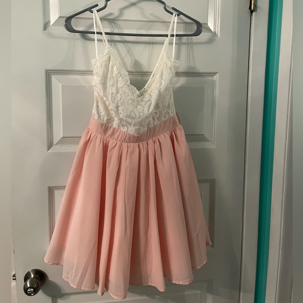 NWT Tobi white and light pink dress size small